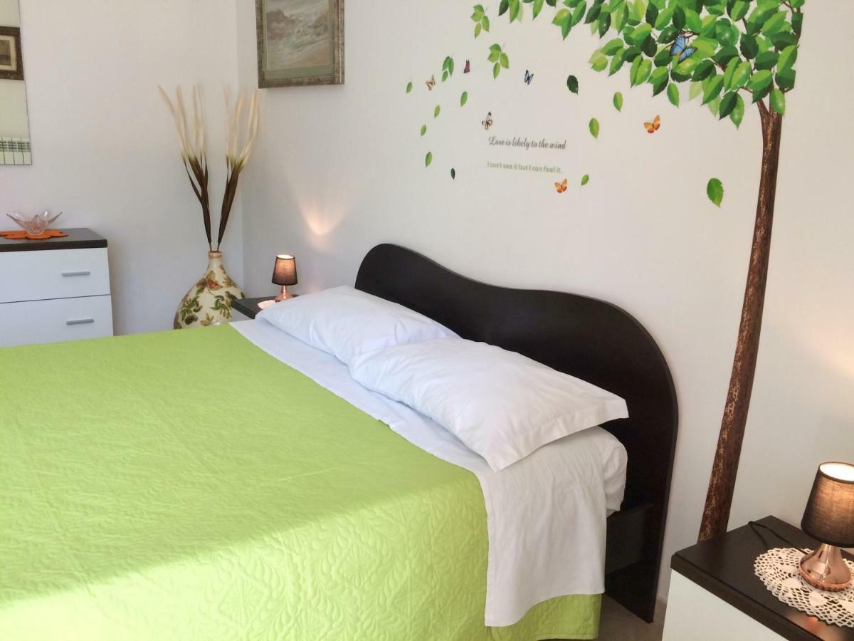 La Dimora Di Paola Apartment Lecce Luaran gambar